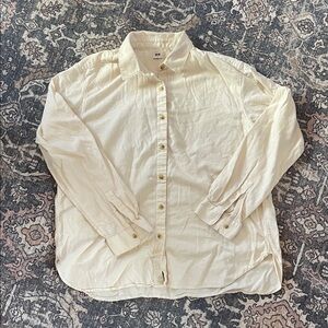 Uniqlo button down flannel top size M